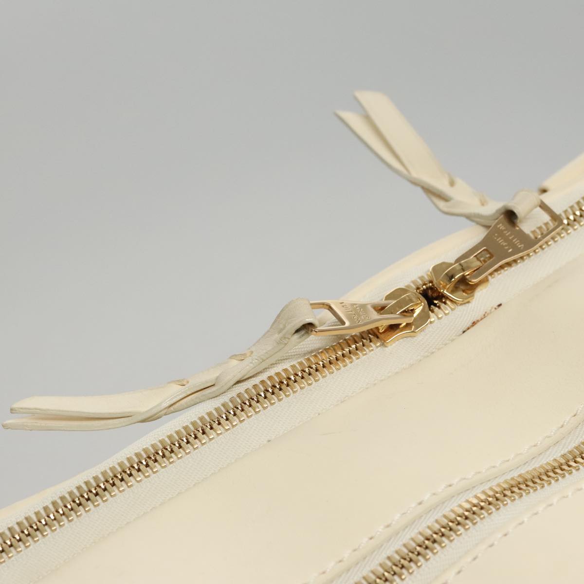 LOUIS VUITTON Varleys 24H Hand Bag Leather Cream M95360 LV Auth bs20954