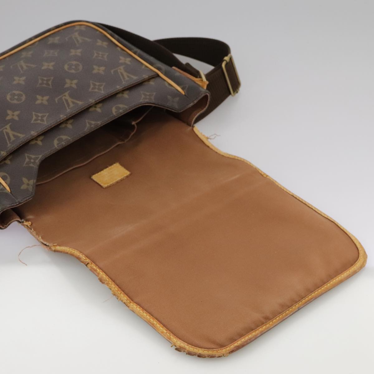 LOUIS VUITTON Monogram Messenger Bosphore PM Shoulder Bag M40106 LV Auth bs20993