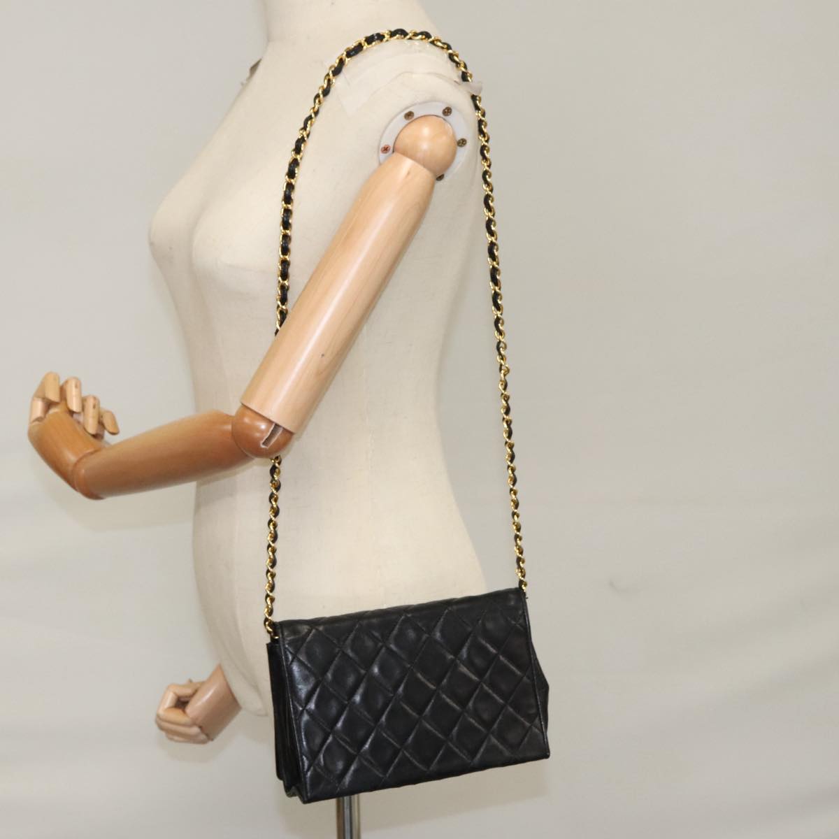 CHANEL Chain Matelasse Shoulder Bag Lamb Skin Gold Black CC Auth bs21032