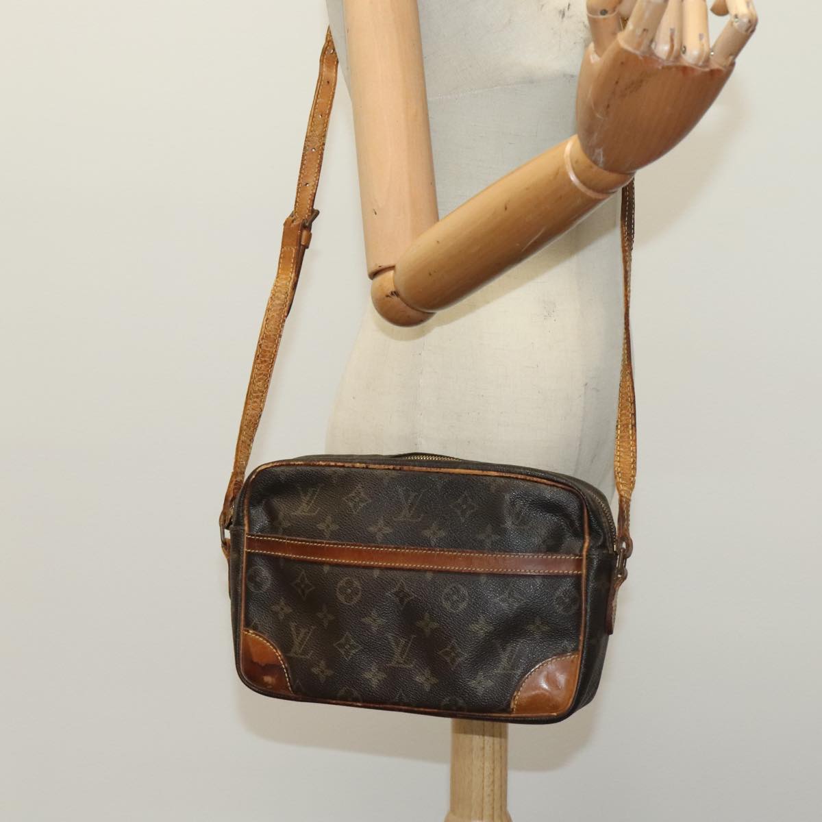 LOUIS VUITTON Monogram Trocadero 27 Shoulder Bag M51274 LV Auth bs21144