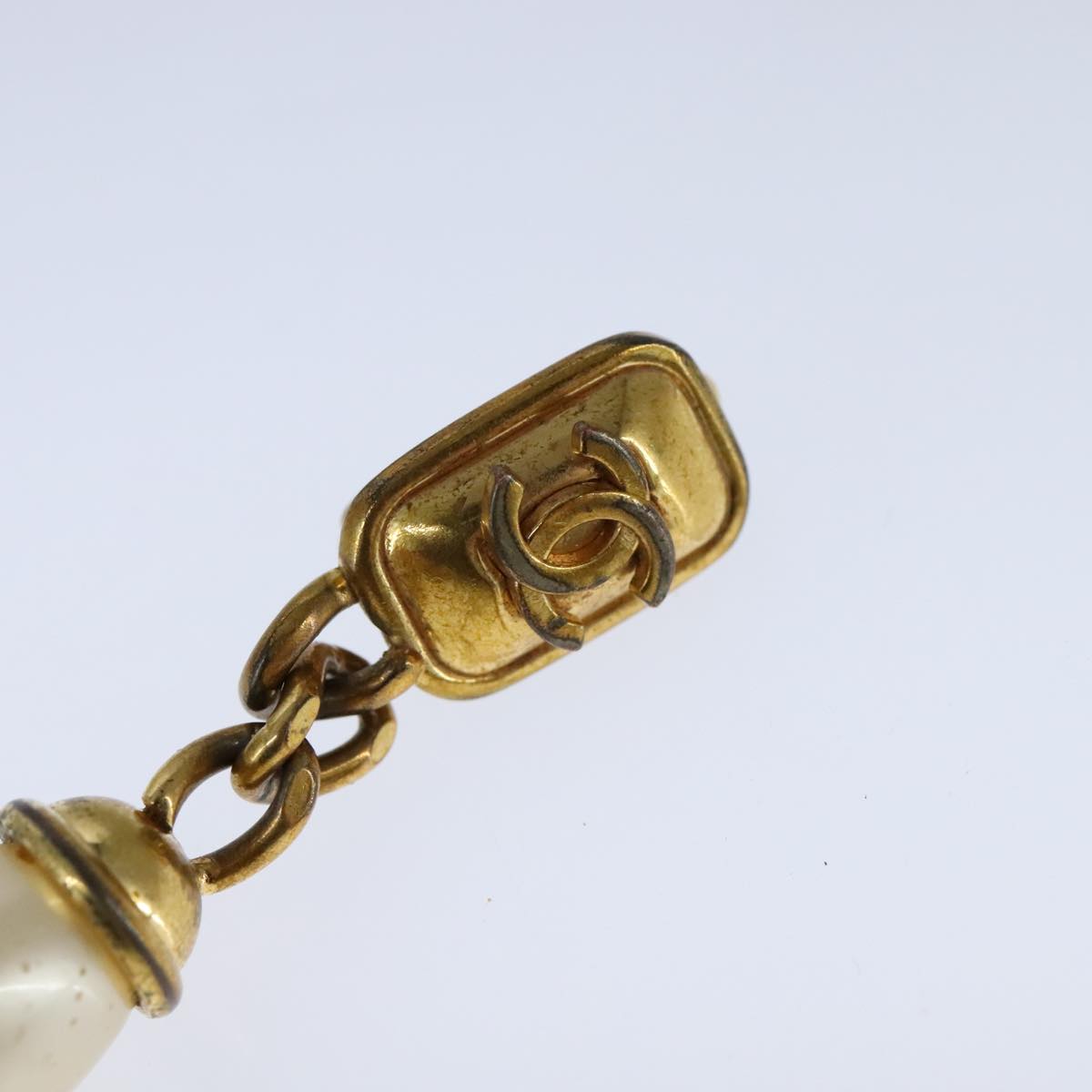 CHANEL Earring metal Gold Tone CC Auth bs21164