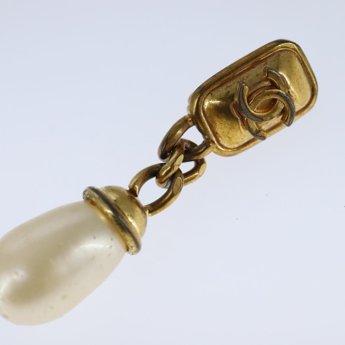 CHANEL Earring metal Gold Tone CC Auth bs21164