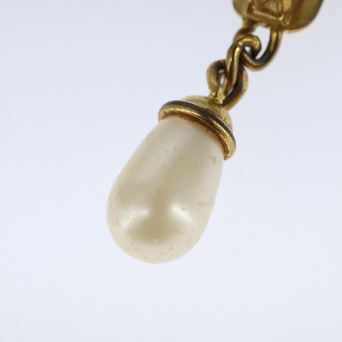 CHANEL Earring metal Gold Tone CC Auth bs21164