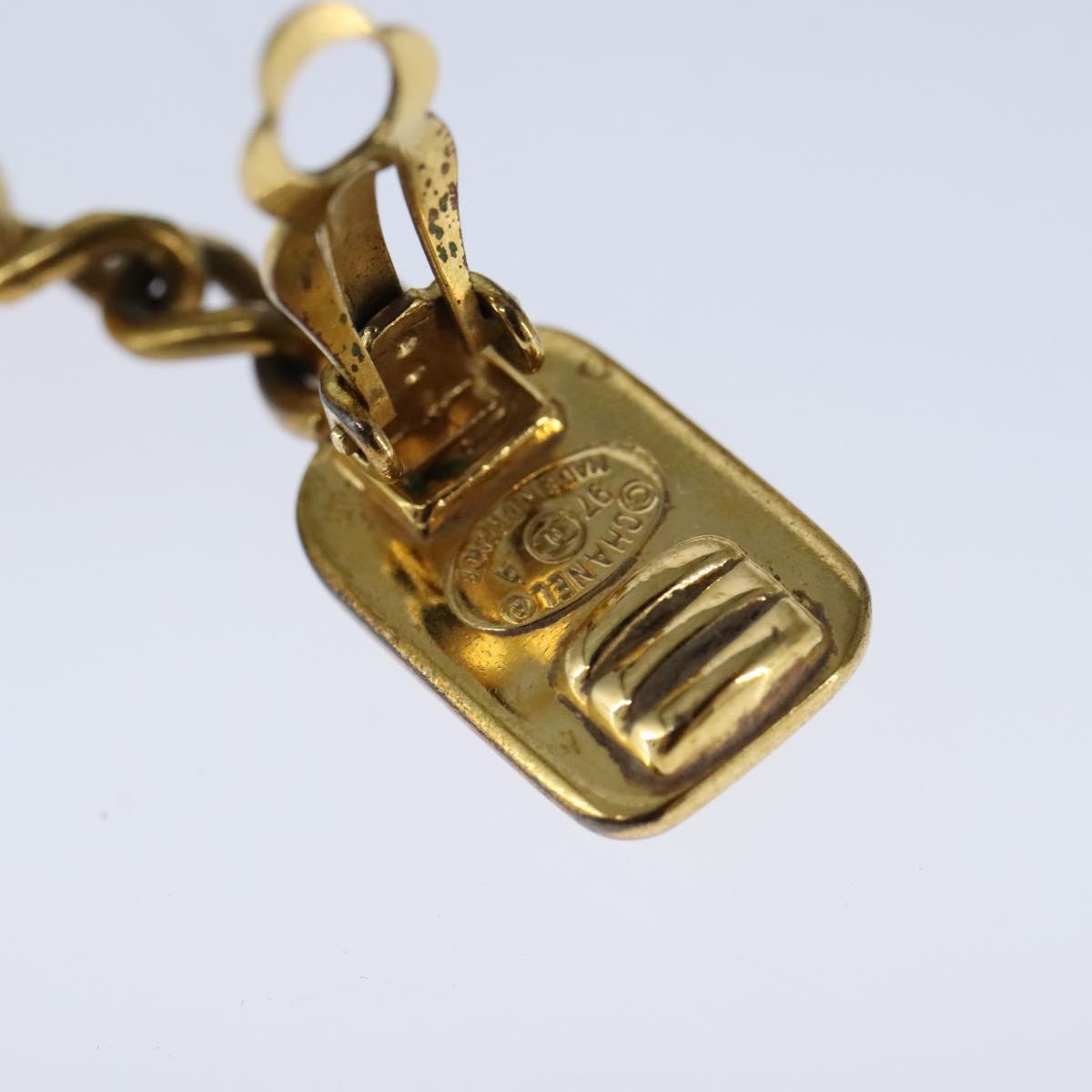 CHANEL Earring metal Gold Tone CC Auth bs21164