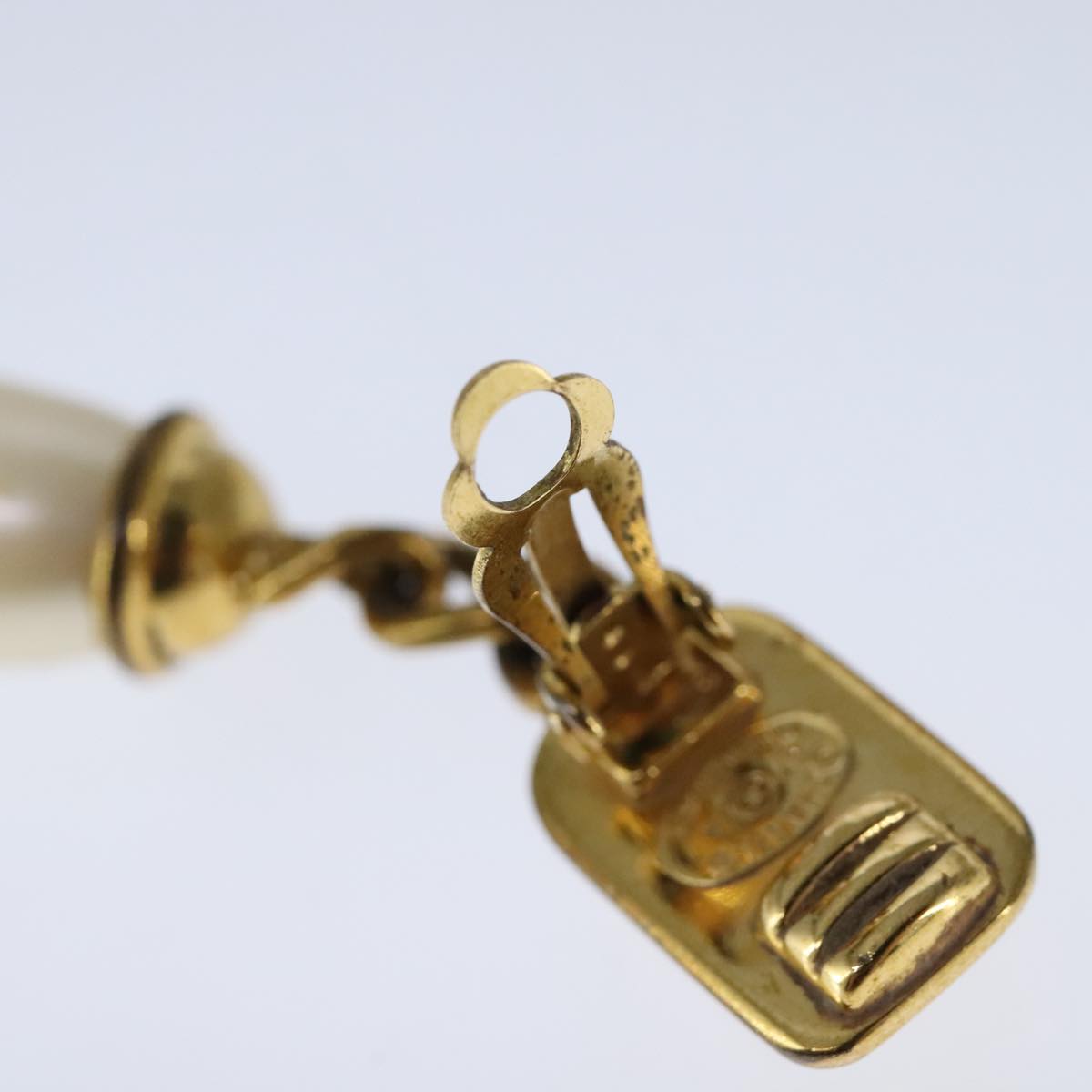 CHANEL Earring metal Gold Tone CC Auth bs21164