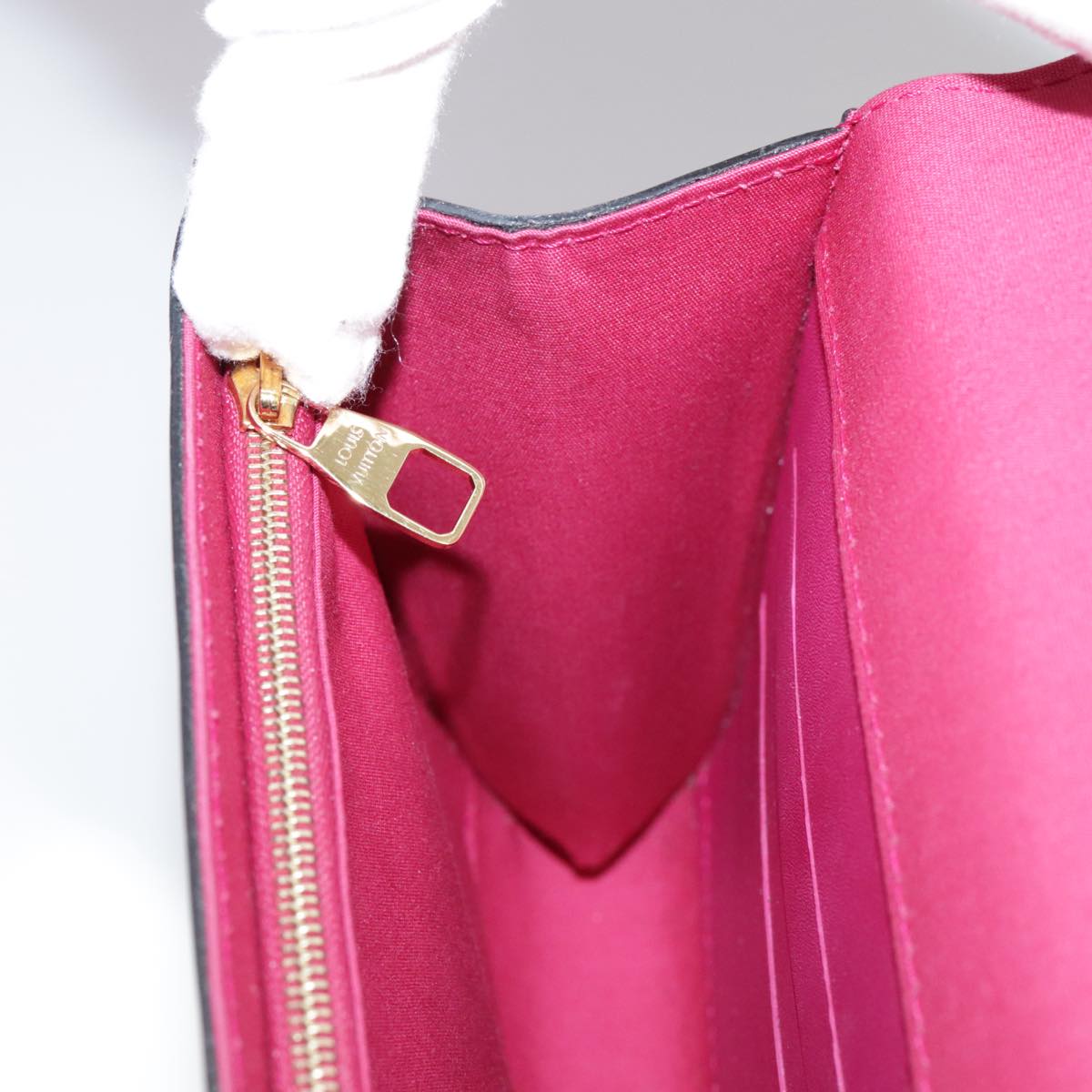 LOUIS VUITTON Pochette Louise EW Bag Patent Rose Andian M94270 LV Auth bs21225V