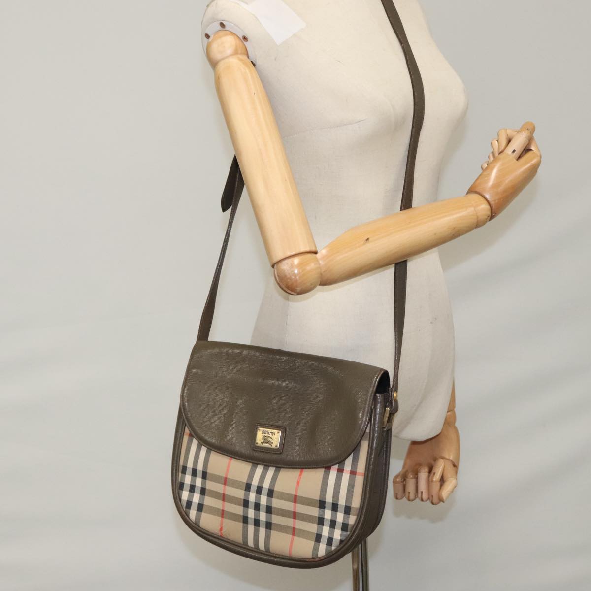 Burberrys Nova Check Shoulder Bag Canvas Beige Auth bs21347