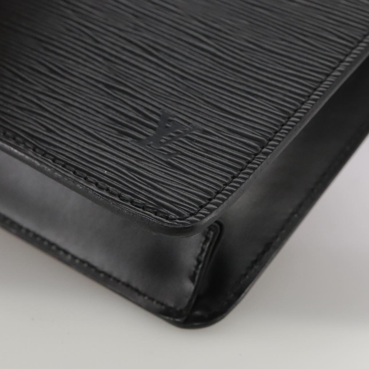 LOUIS VUITTON Epi Pochette Homme Clutch Bag Black Noir M52522 LV Auth bs21484