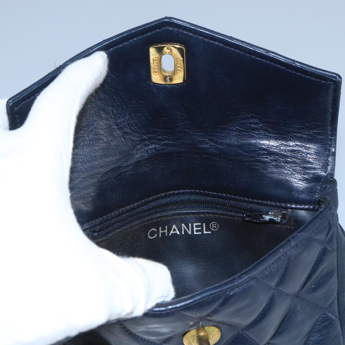 CHANEL Matelasse Waist bag Lamb Skin Navy CC Auth bs21663