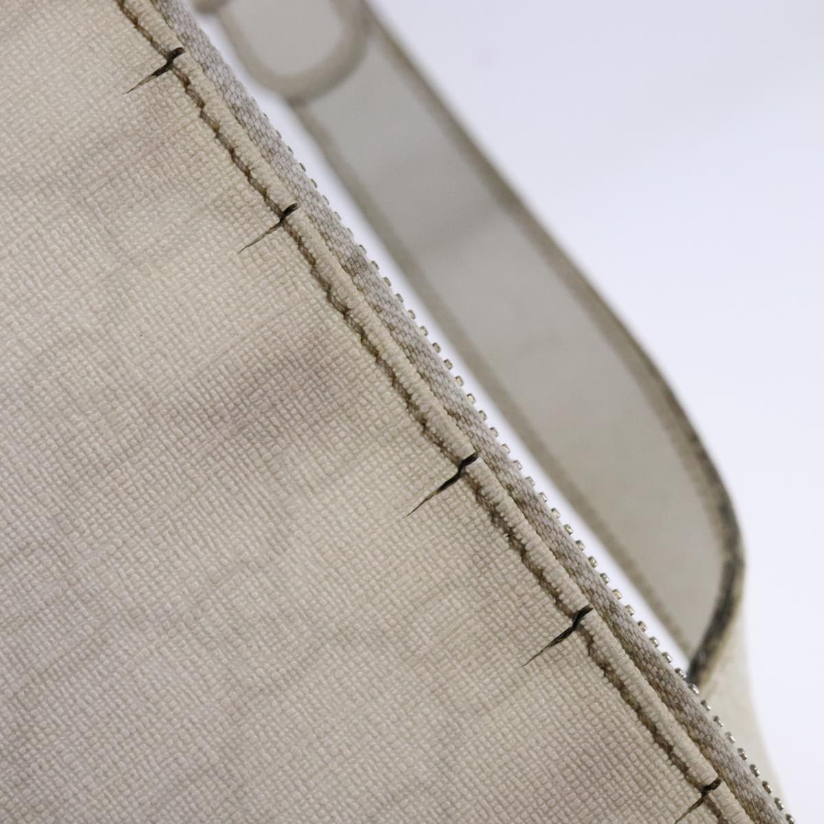 GUCCI GG Supreme Shoulder Bag PVC White Red gold 153244 Auth bs22024