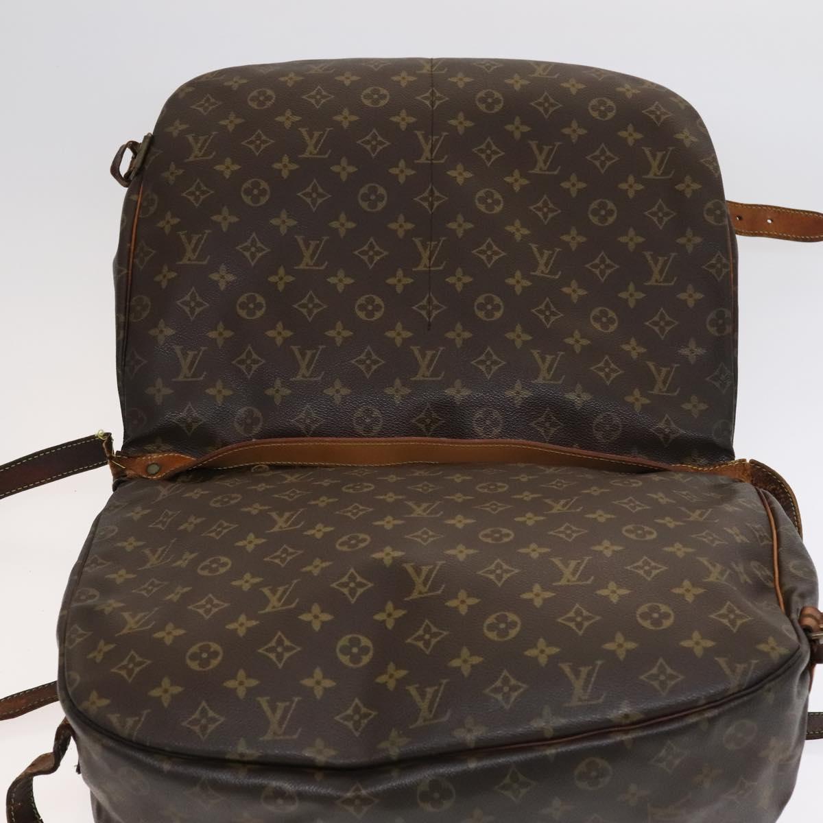 LOUIS VUITTON Monogram Saumur 43 Shoulder Bag M42252 LV Auth bs22328