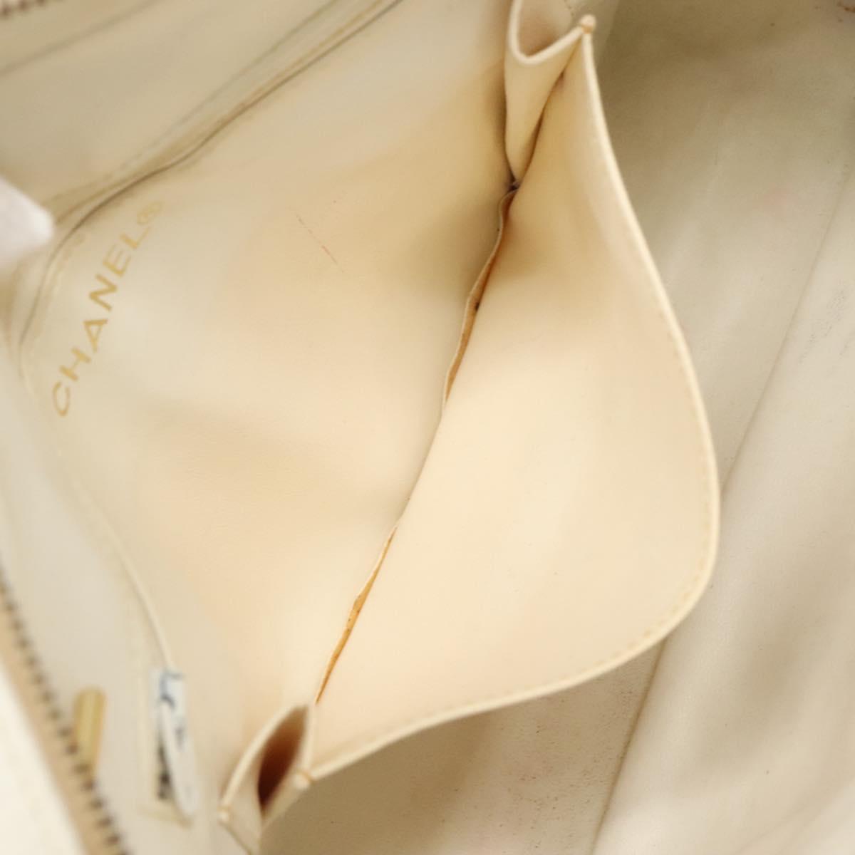 CHANEL Chain V Stitch Shoulder Bag Lamb Skin White CC Auth bs23119