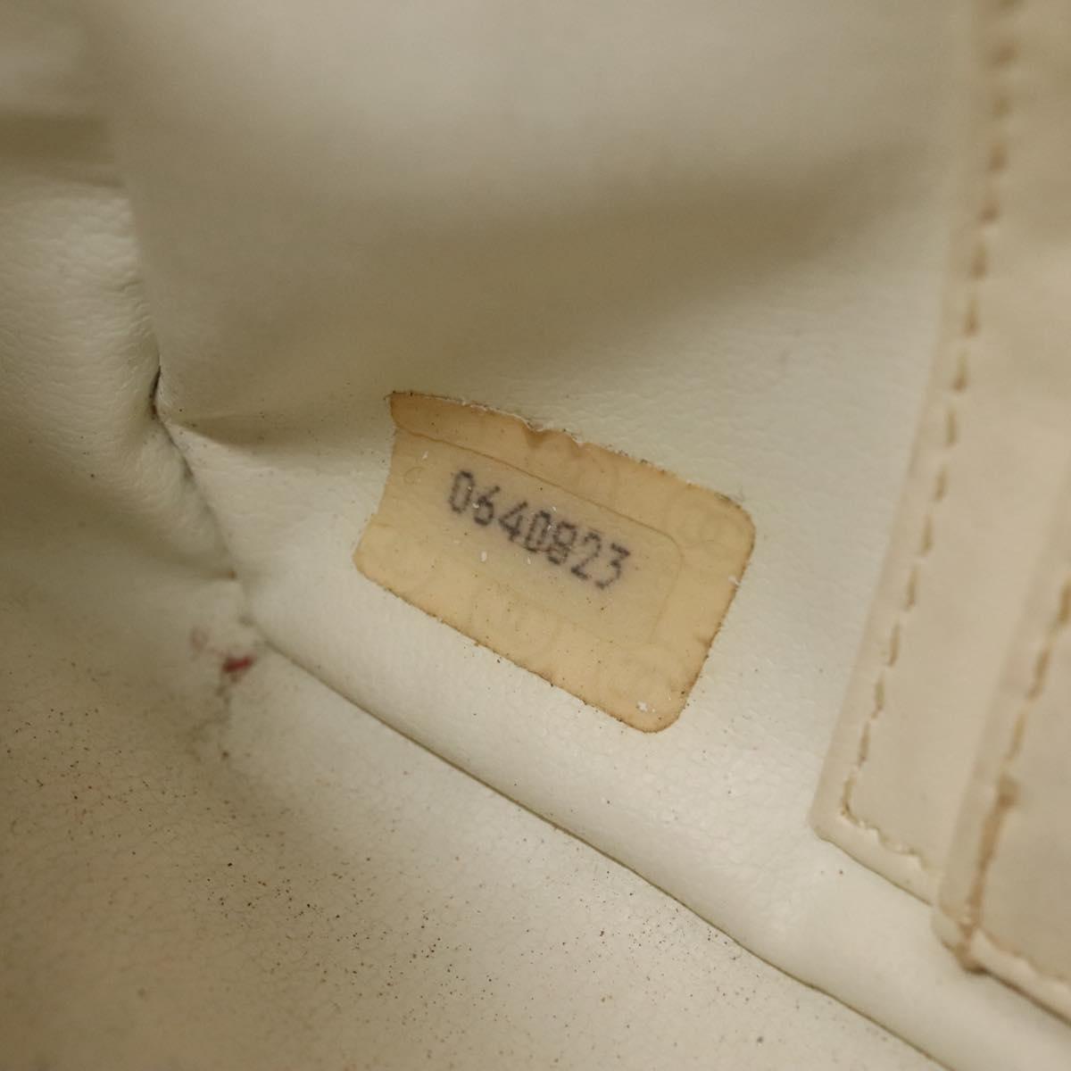 CHANEL Chain V Stitch Shoulder Bag Lamb Skin White CC Auth bs23119