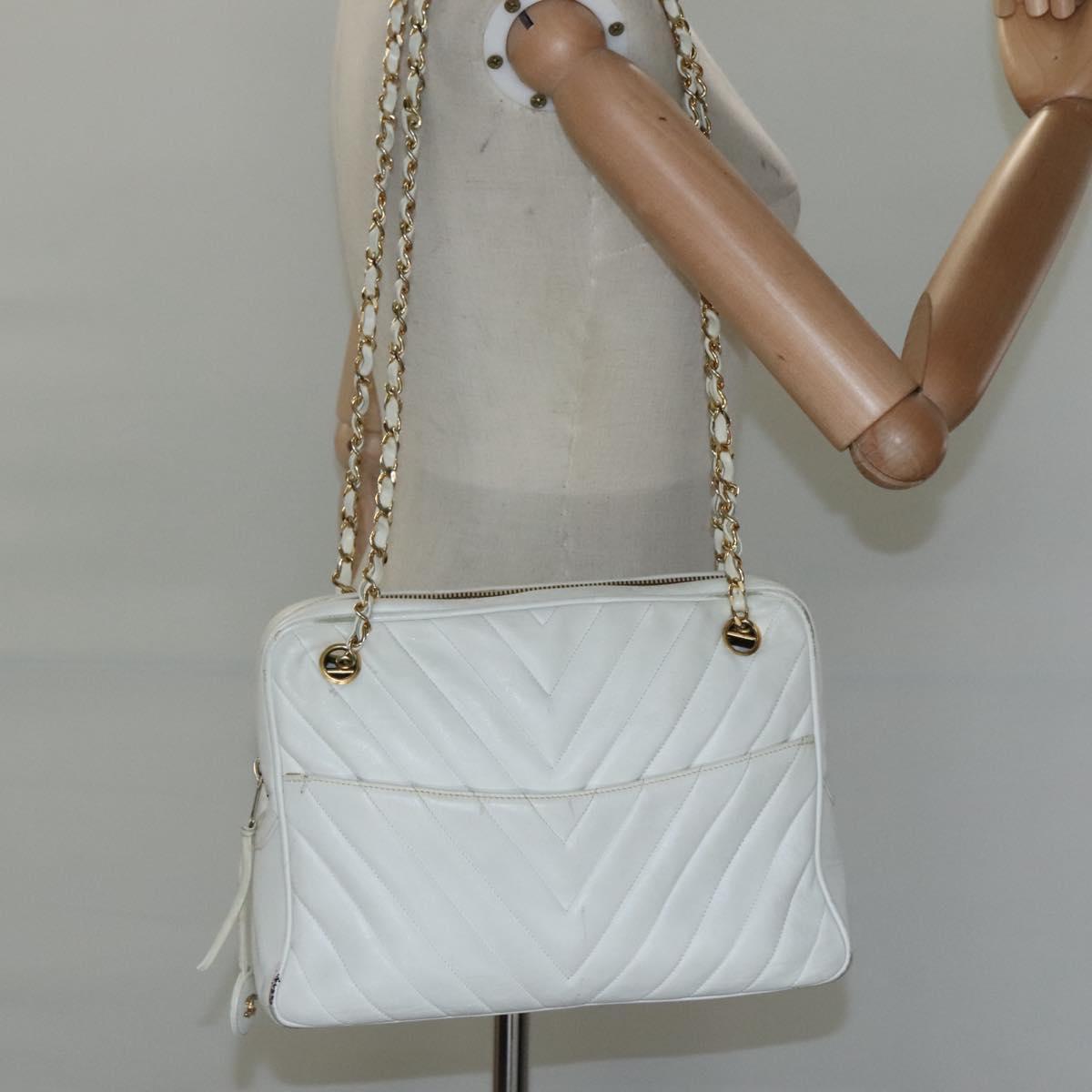 CHANEL Chain V Stitch Shoulder Bag Lamb Skin White CC Auth bs23119