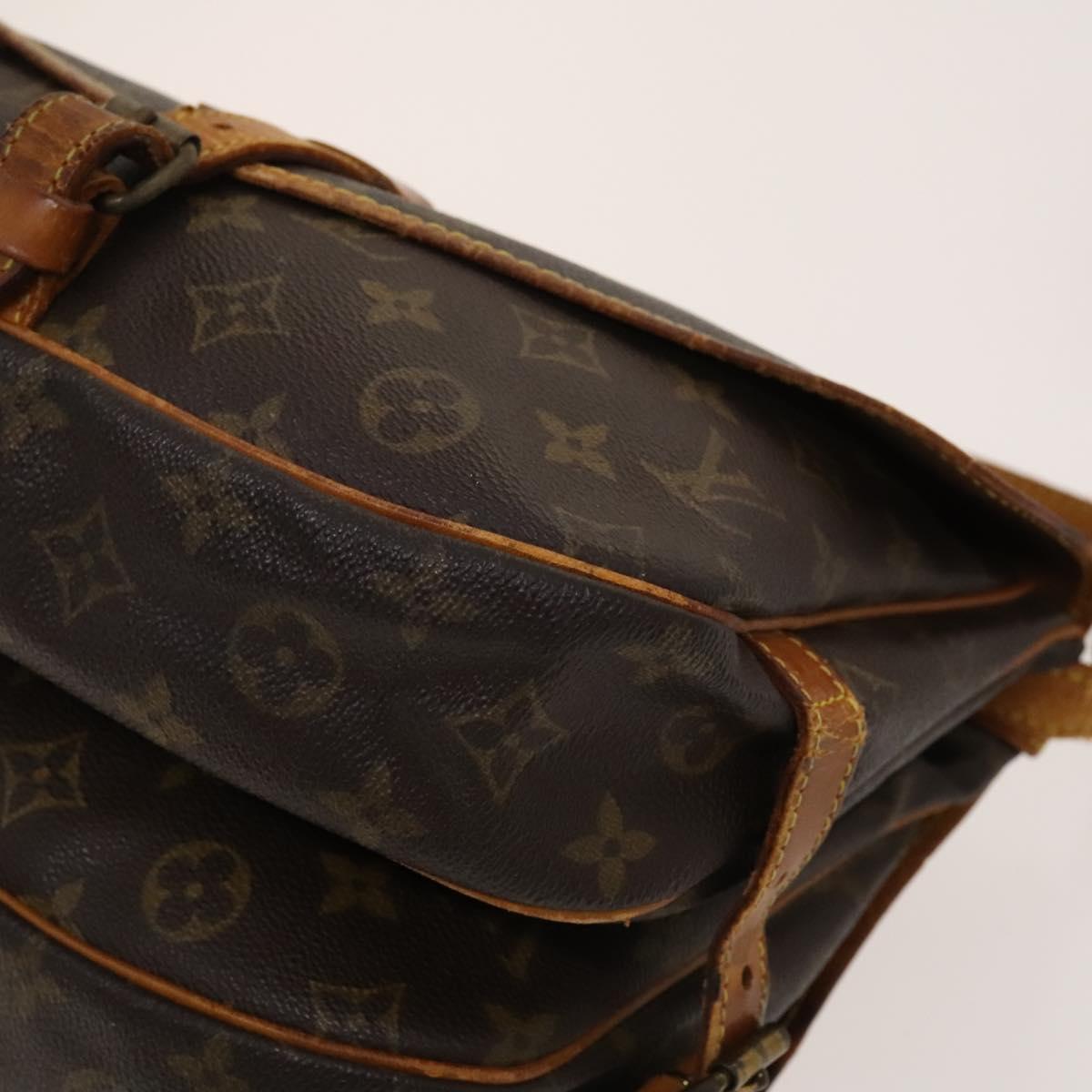 LOUIS VUITTON Monogram Saumur 30 Shoulder Bag M42256 LV Auth bs25355