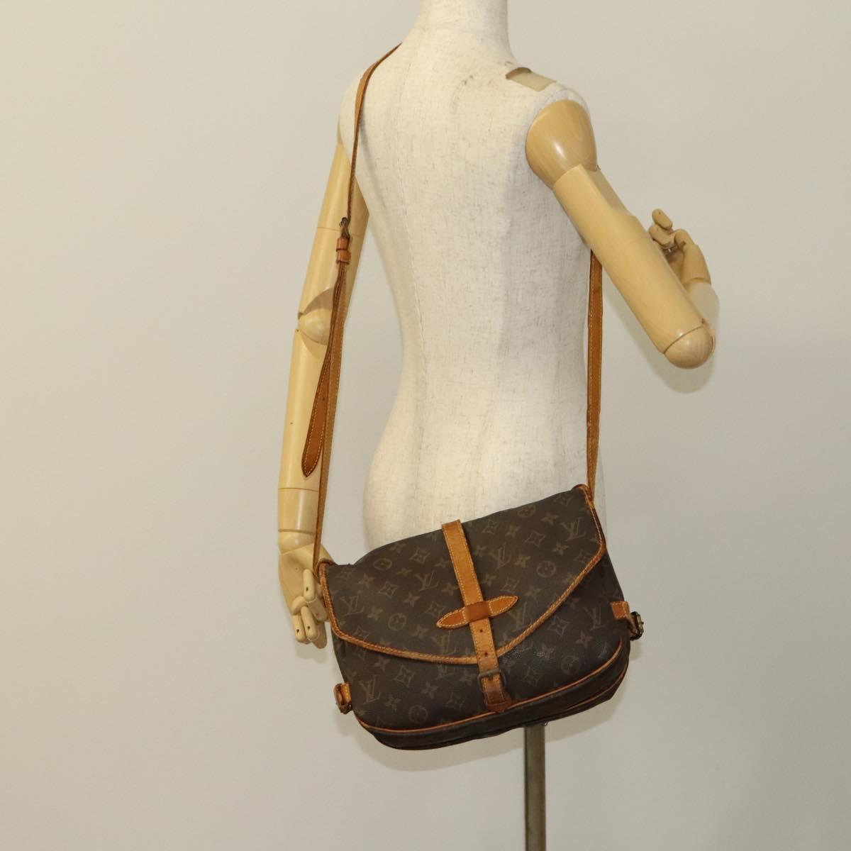 LOUIS VUITTON Monogram Saumur 30 Shoulder Bag M42256 LV Auth bs25355