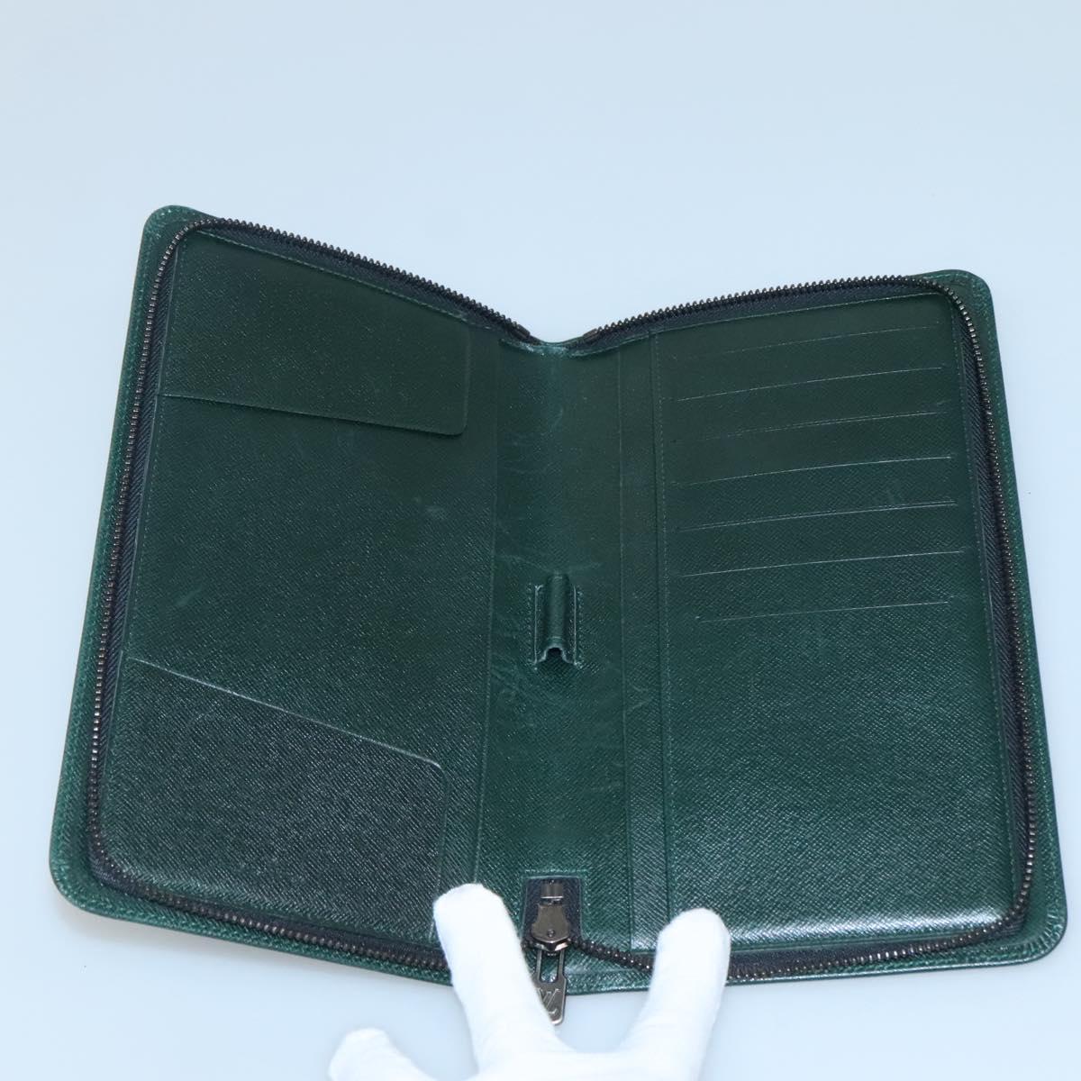 LOUIS VUITTON Taiga Travel Case Epicea LV Auth bs25360