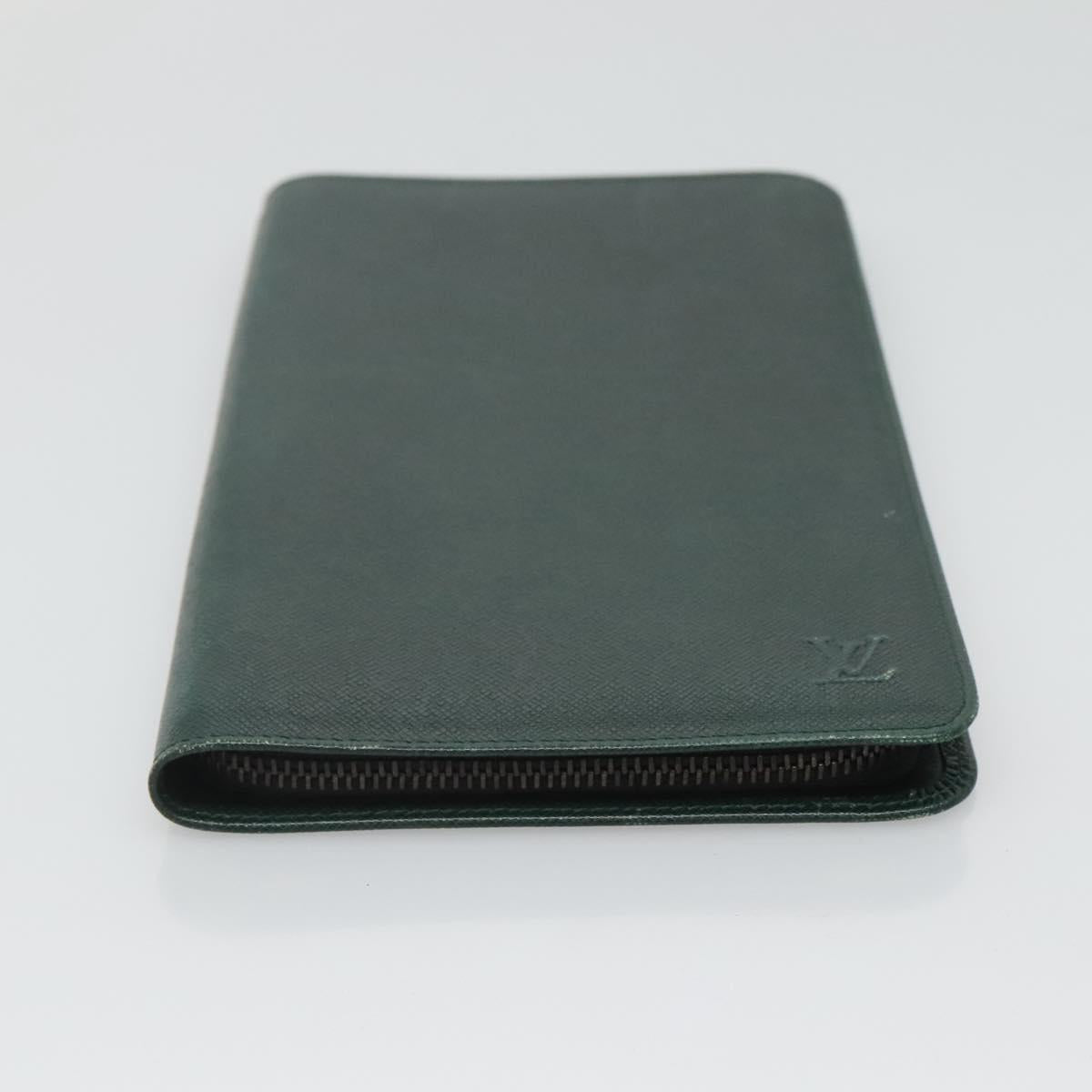 LOUIS VUITTON Taiga Travel Case Epicea LV Auth bs25360