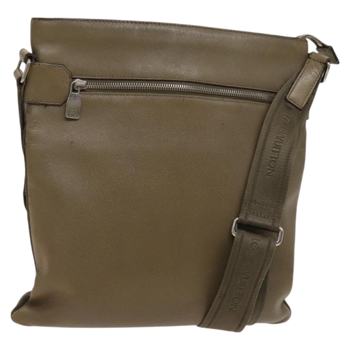 LOUIS VUITTON Taiga Sasha Shoulder Bag Porer M32628 LV Auth bs26069