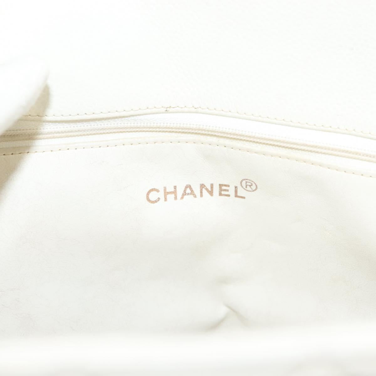 CHANEL Matelasse Chain Hand Bag Caviar Skin White Gold CC Auth bs26565