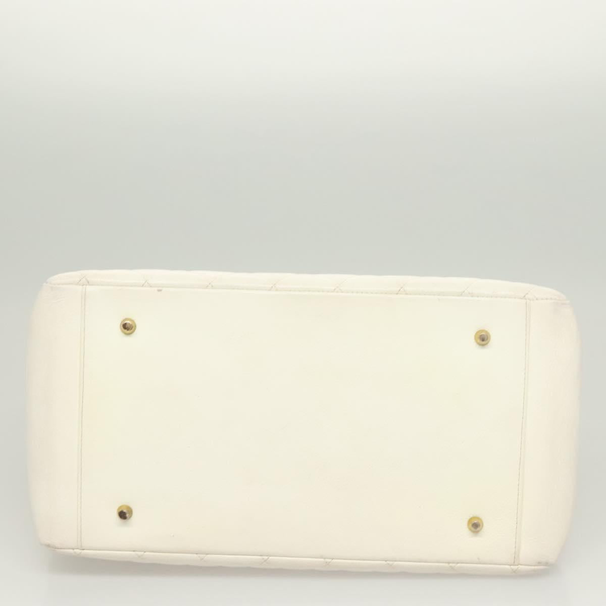 CHANEL Matelasse Chain Hand Bag Caviar Skin White Gold CC Auth bs26565