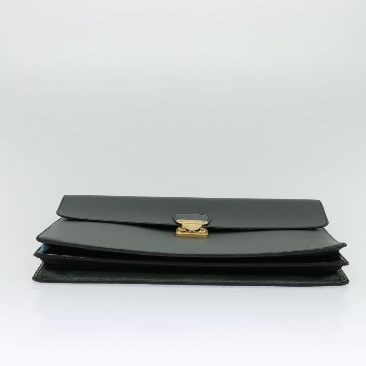 LOUIS VUITTON Taiga Robusto 2 Hand Bag Epicea M3104P LV Auth bs26831