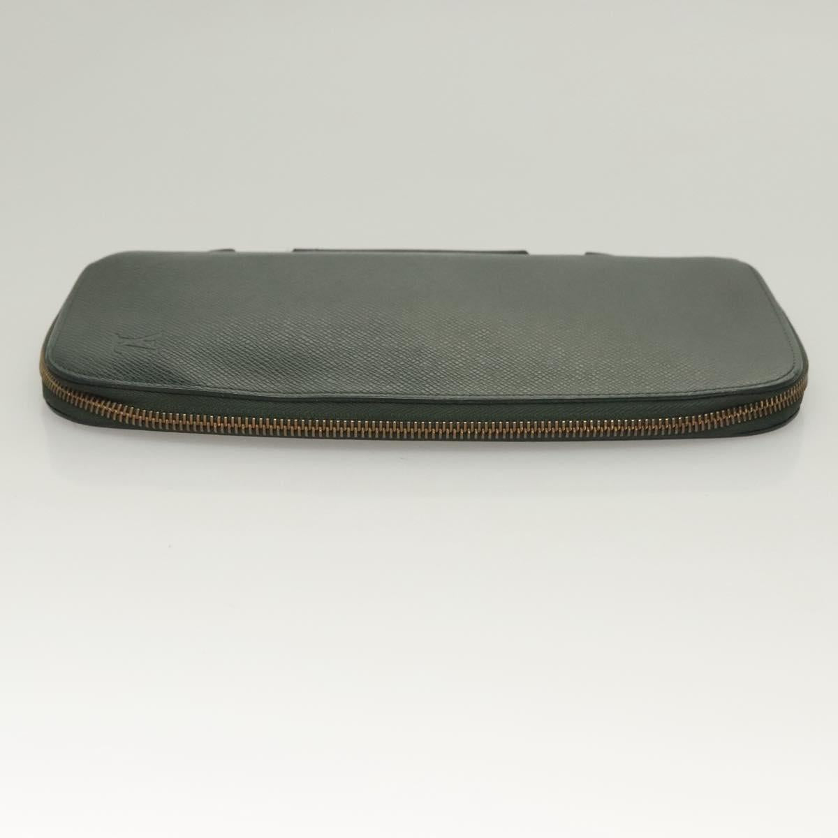 LOUIS VUITTON Taiga Organizer Atholl Travel Case Epicea M30654 LV Auth bs27155