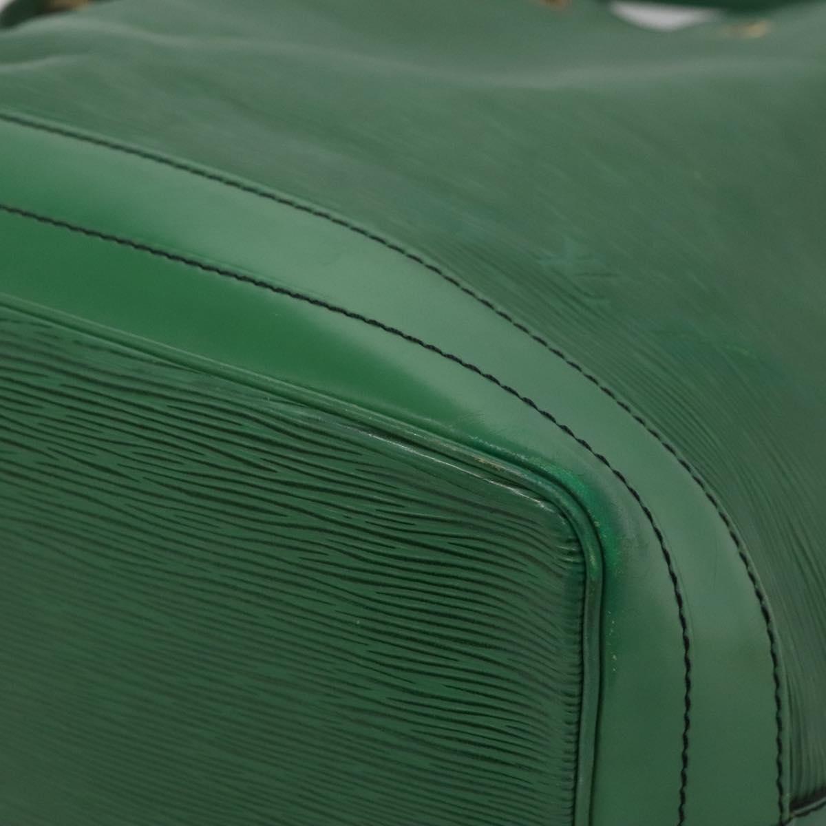 LOUIS VUITTON Epi Noe Shoulder Bag Green M44004 LV Auth bs27263