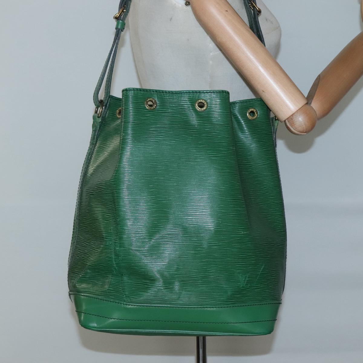 LOUIS VUITTON Epi Noe Shoulder Bag Green M44004 LV Auth bs27263