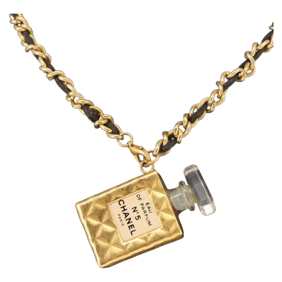CHANEL Eau de Parfum Necklace metal Gold Black CC Auth bs27543