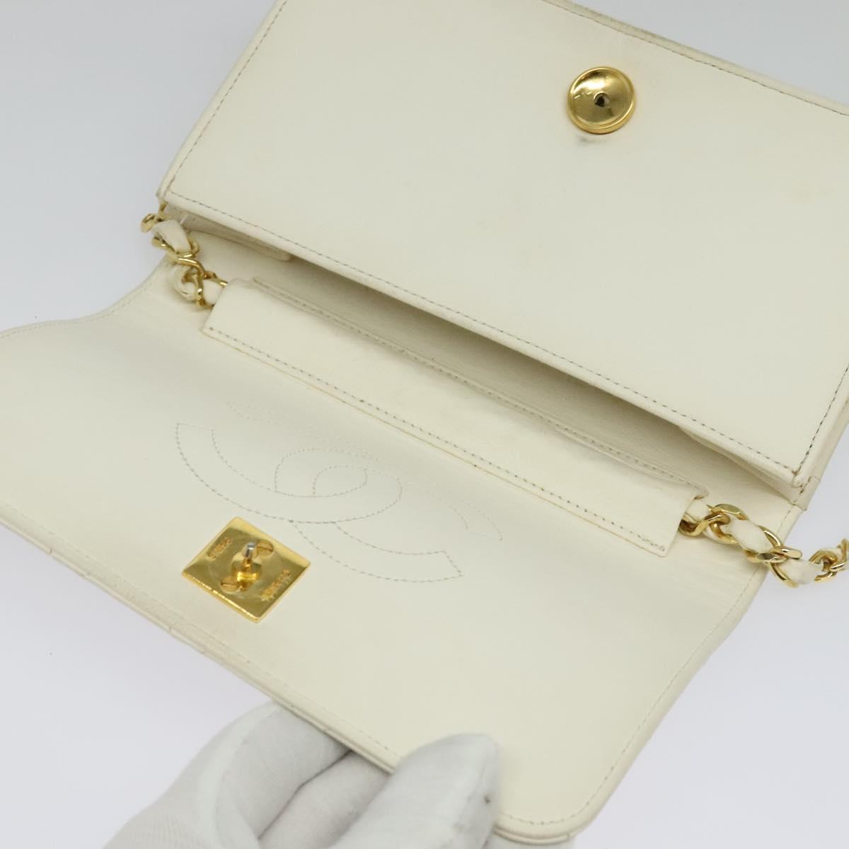 CHANEL Matelasse Chain Shoulder Bag Leather White Gold CC Auth bs29210
