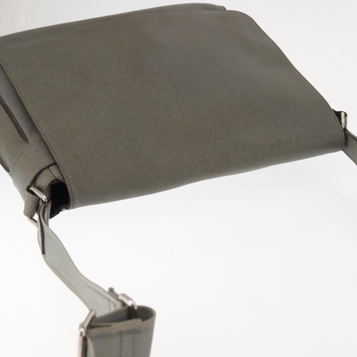 LOUIS VUITTON Taiga Leather Roman GM Shoulder Bag Gracie M32626 LV Auth bs29523