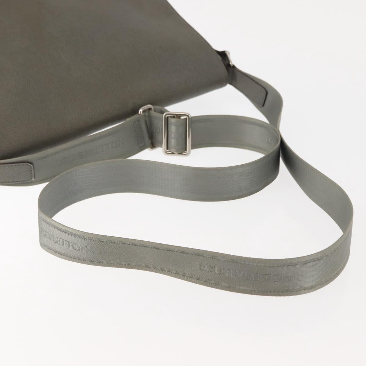 LOUIS VUITTON Taiga Leather Roman GM Shoulder Bag Gracie M32626 LV Auth bs29523