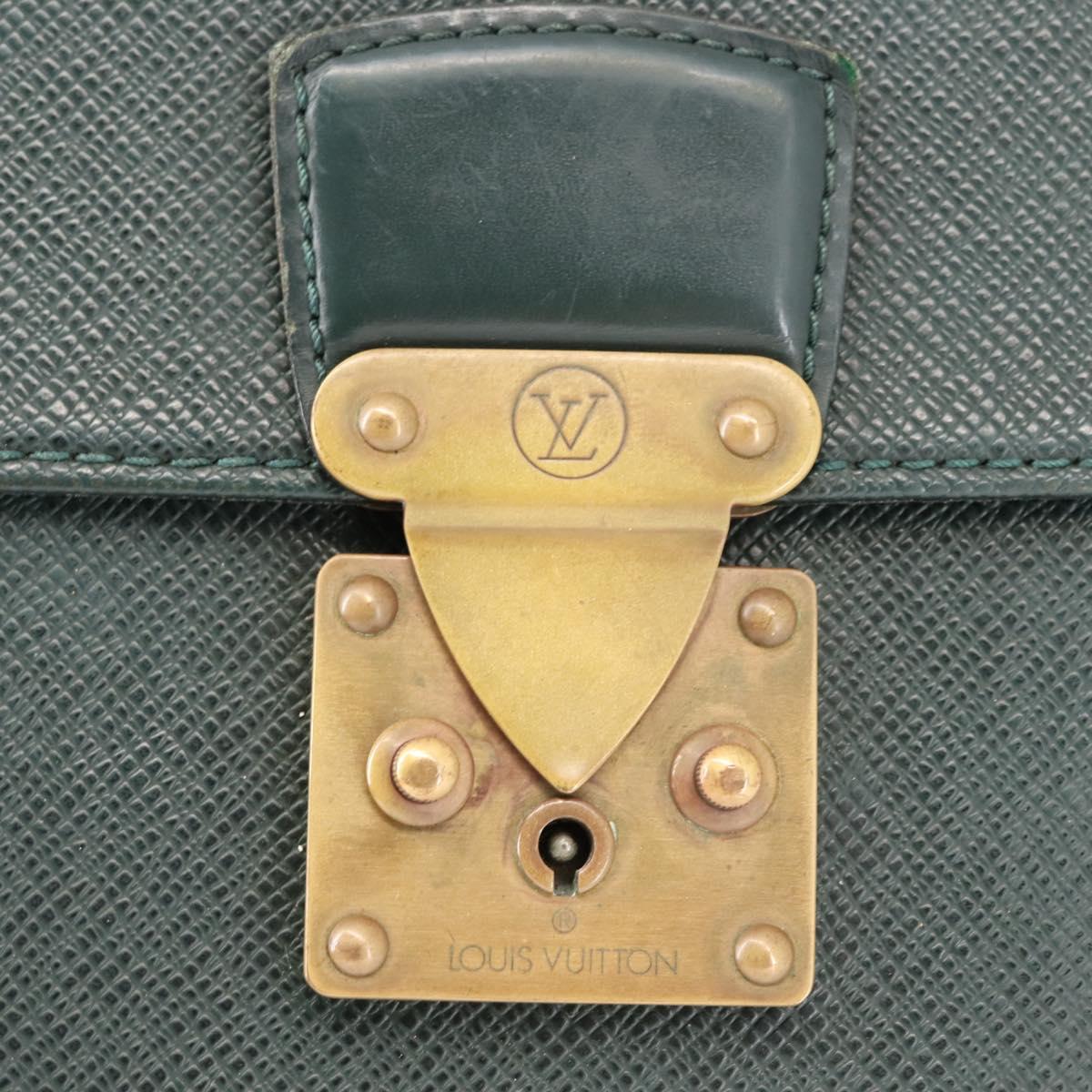 LOUIS VUITTON Taiga ServietteKourad Business Bag Epicea T16786 LV Auth bs29756