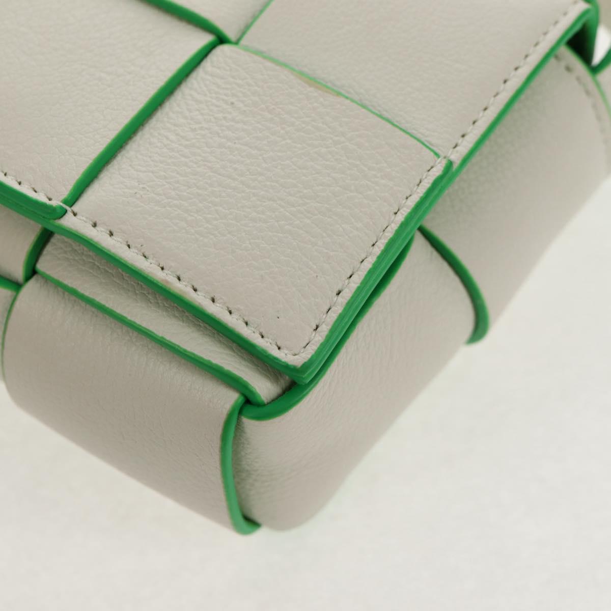 BOTTEGA VENETA MAXI INTRECCIATO Cassette Bag Leather White Green Auth bs30121M
