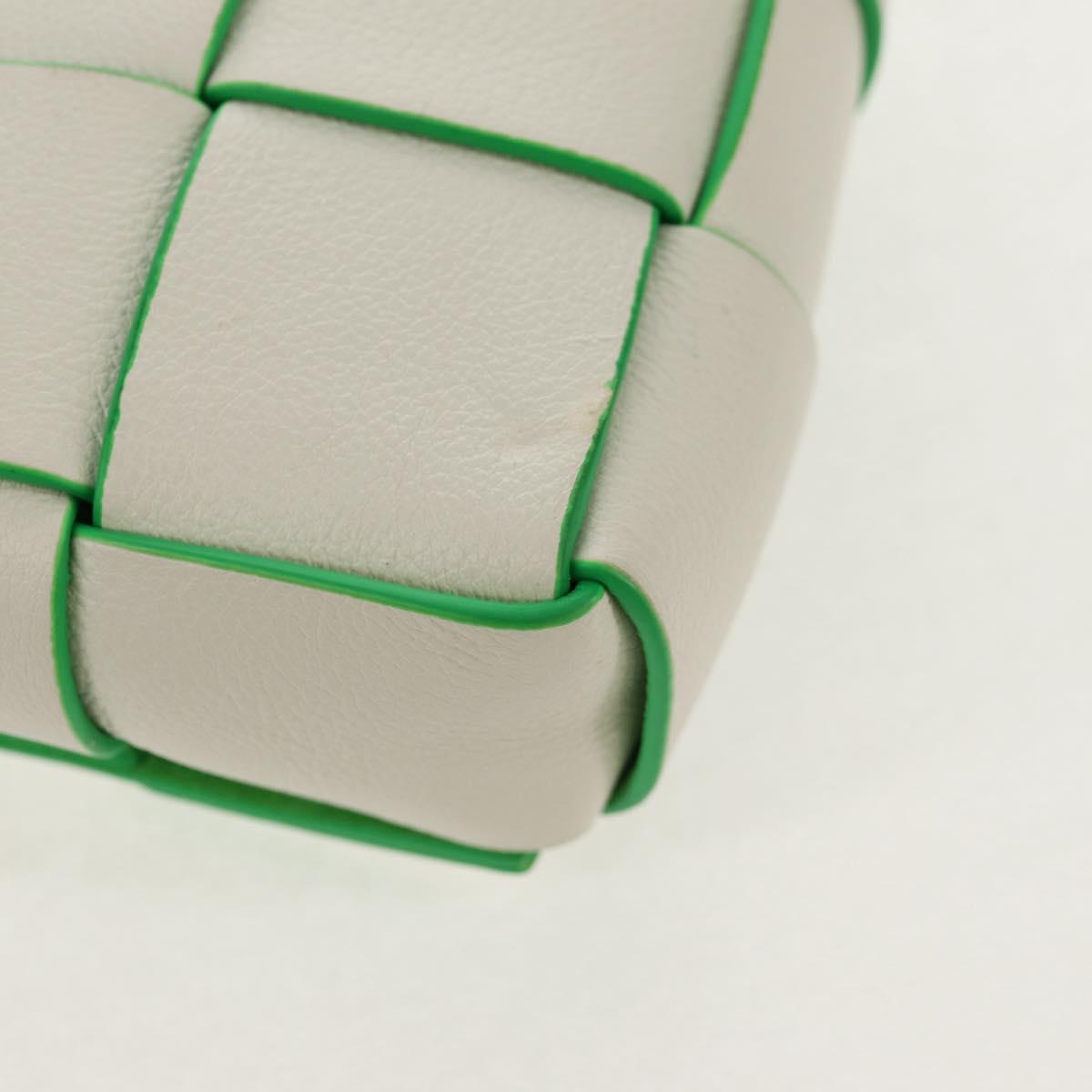 BOTTEGA VENETA MAXI INTRECCIATO Cassette Bag Leather White Green Auth bs30121M