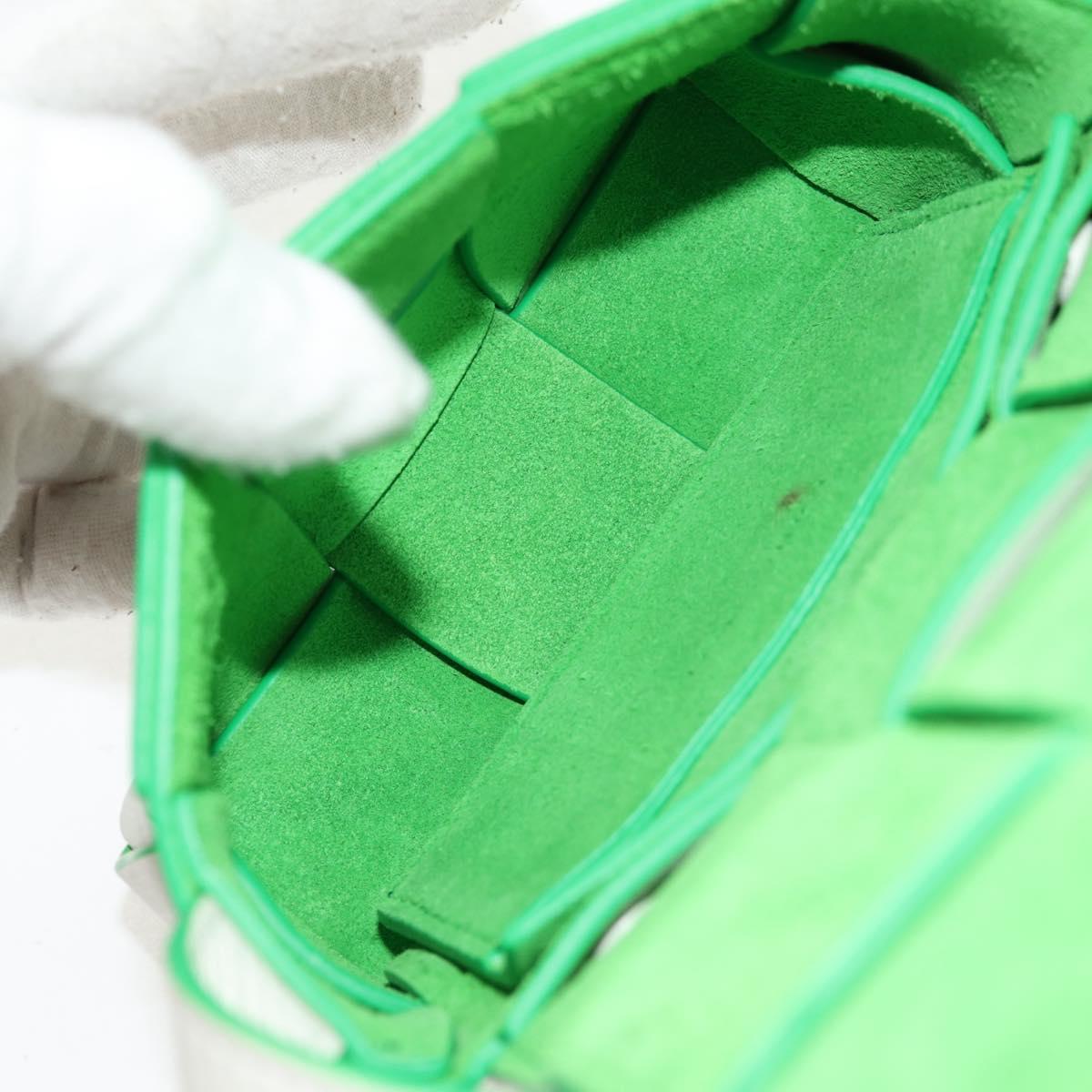 BOTTEGA VENETA MAXI INTRECCIATO Cassette Bag Leather White Green Auth bs30121A