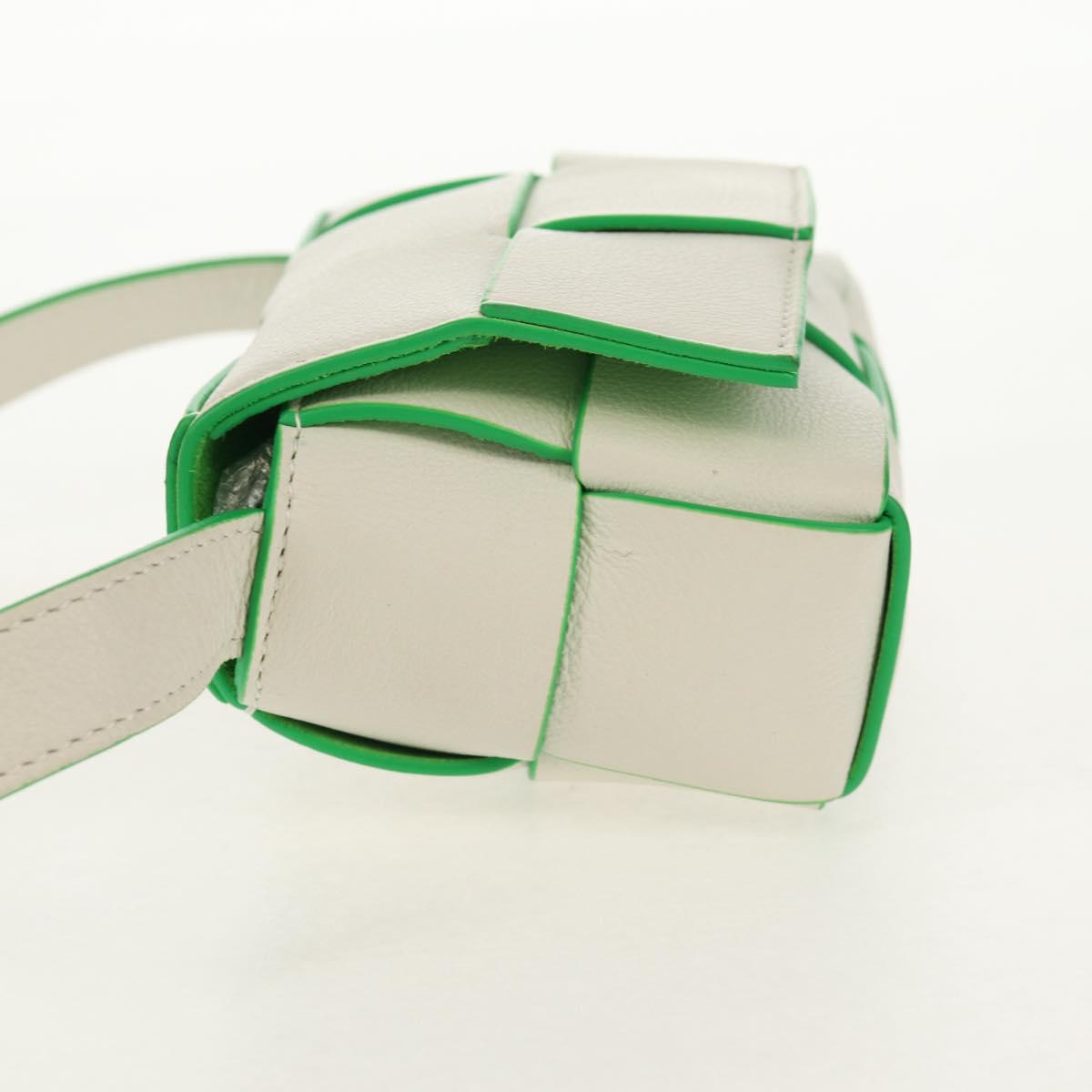 BOTTEGA VENETA MAXI INTRECCIATO Cassette Bag Leather White Green Auth bs30121A
