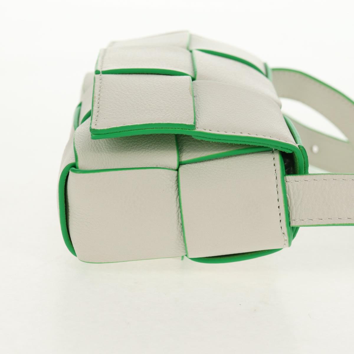 BOTTEGA VENETA MAXI INTRECCIATO Cassette Bag Leather White Green Auth bs30121A