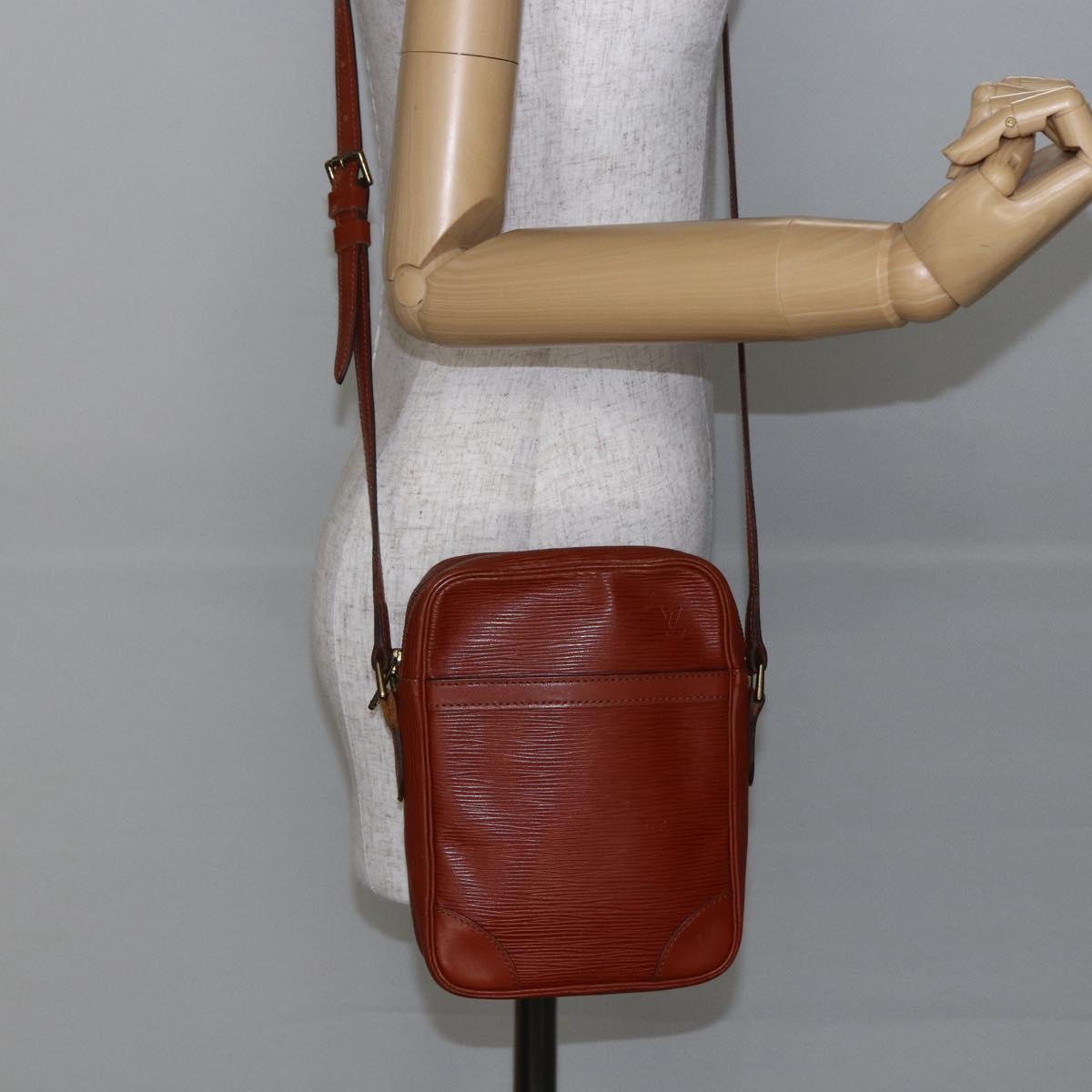 LOUIS VUITTON Epi Danube Shoulder Bag Brown M51694 LV Auth bs30146