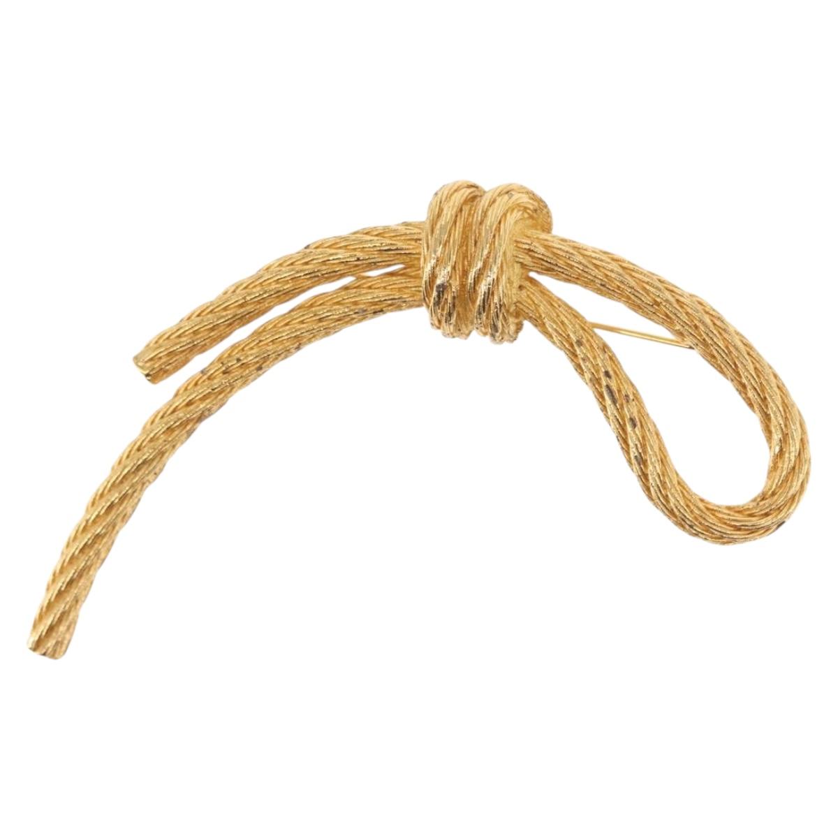 Christian Dior Brooch metal Gold Tone Auth bs30302