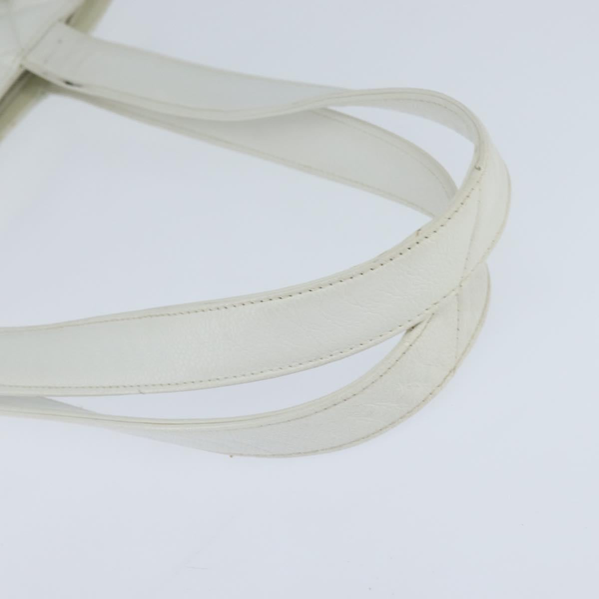 CHANEL Matelasse Tote Bag Caviar Skin White CC Auth bs30478