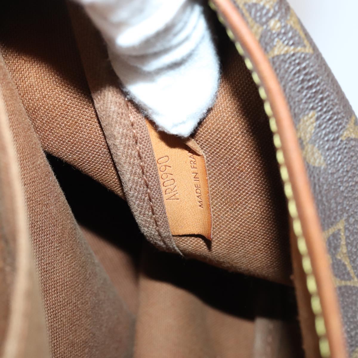 LOUIS VUITTON Monogram Saumur 35 Shoulder Bag M42254 LV Auth bs30612