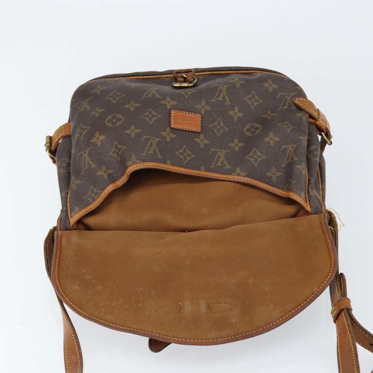 LOUIS VUITTON Monogram Saumur 30 Shoulder Bag M42256 LV Auth bs30833