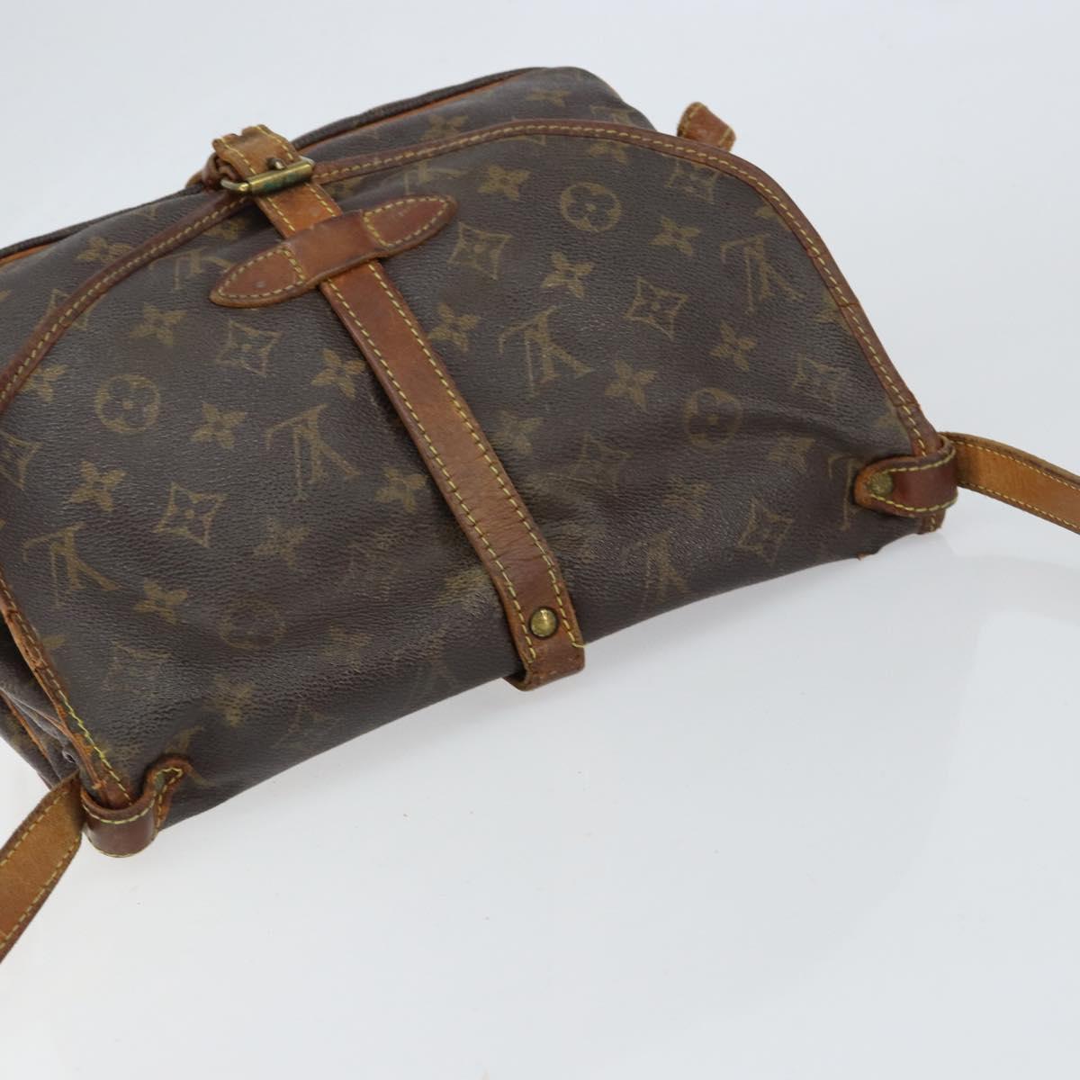 LOUIS VUITTON Monogram Saumur 30 Shoulder Bag M42256 LV Auth bs30834
