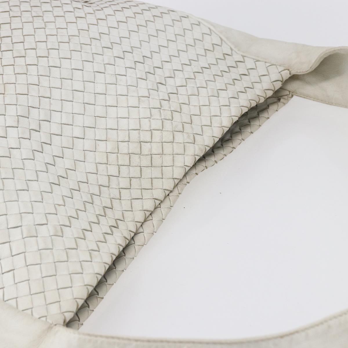 BOTTEGA VENETA INTRECCIATO Shoulder Bag Leather White Silver Auth bs30958