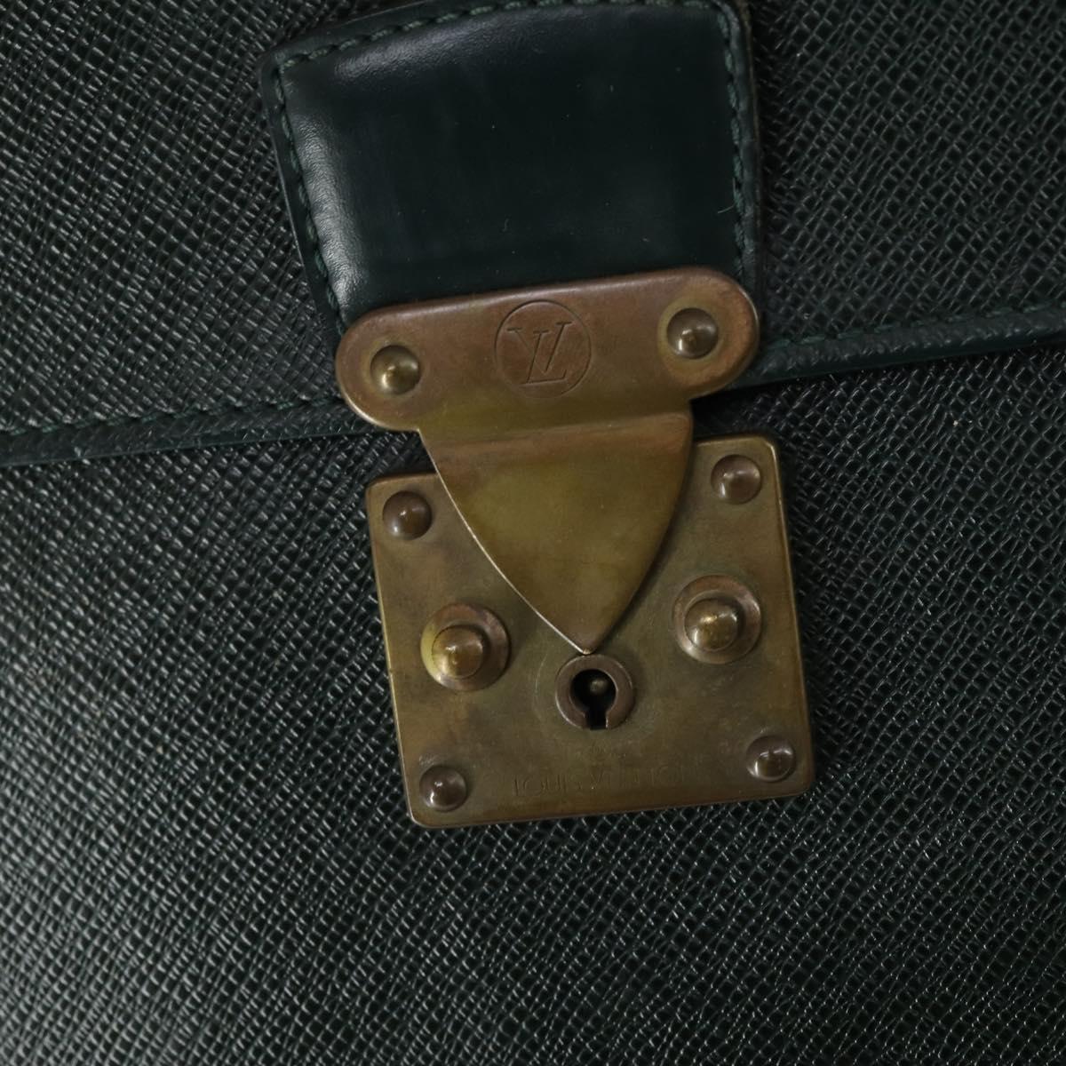 LOUIS VUITTON Taiga Serviette Moskova Business Bag Epicea M30034 LV Auth bs31098