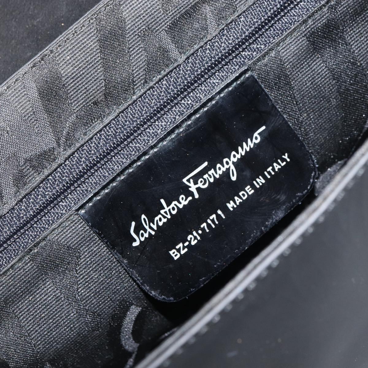 Salvatore Ferragamo Vala Shoulder Bag Patent leather Black Silver Auth bs31352