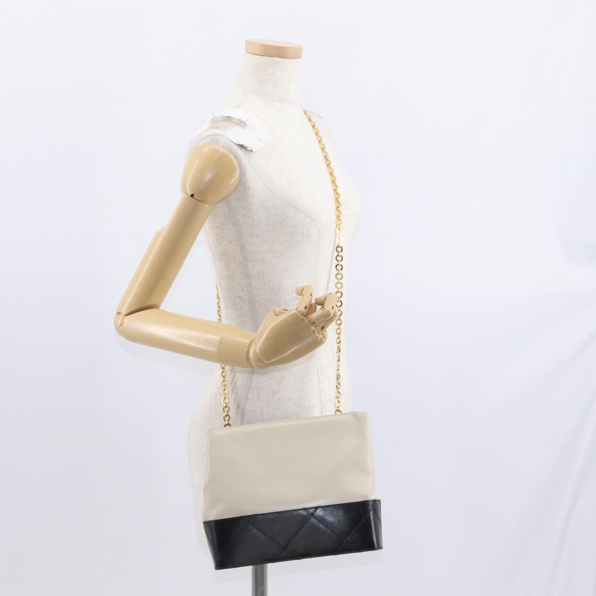 Salvatore Ferragamo Chain Shoulder Bag Leather White Black gold Auth bs31765