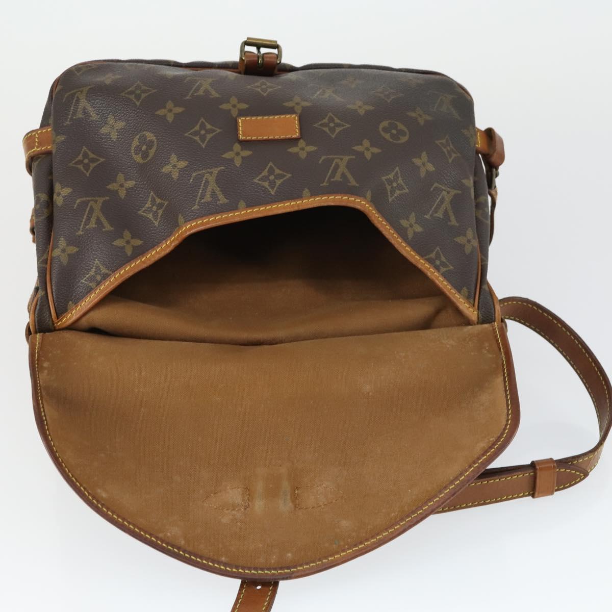 LOUIS VUITTON Monogram Saumur 30 Shoulder Bag M42256 LV Auth bs33030